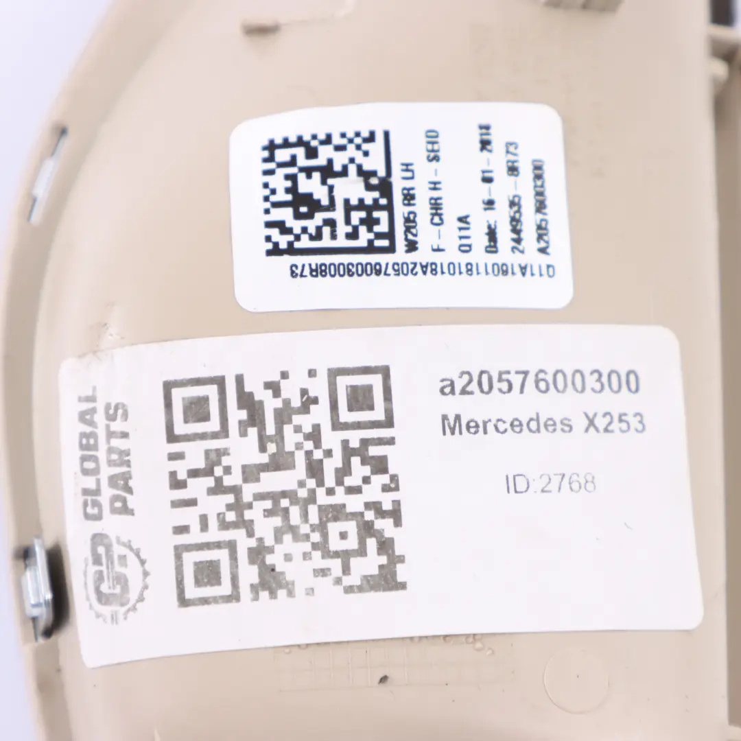 Mercedes W205 X253 Embellecedor Manija Puerta Trasera Izquierda - SKU A2057600300 - Número de pieza A2057600300