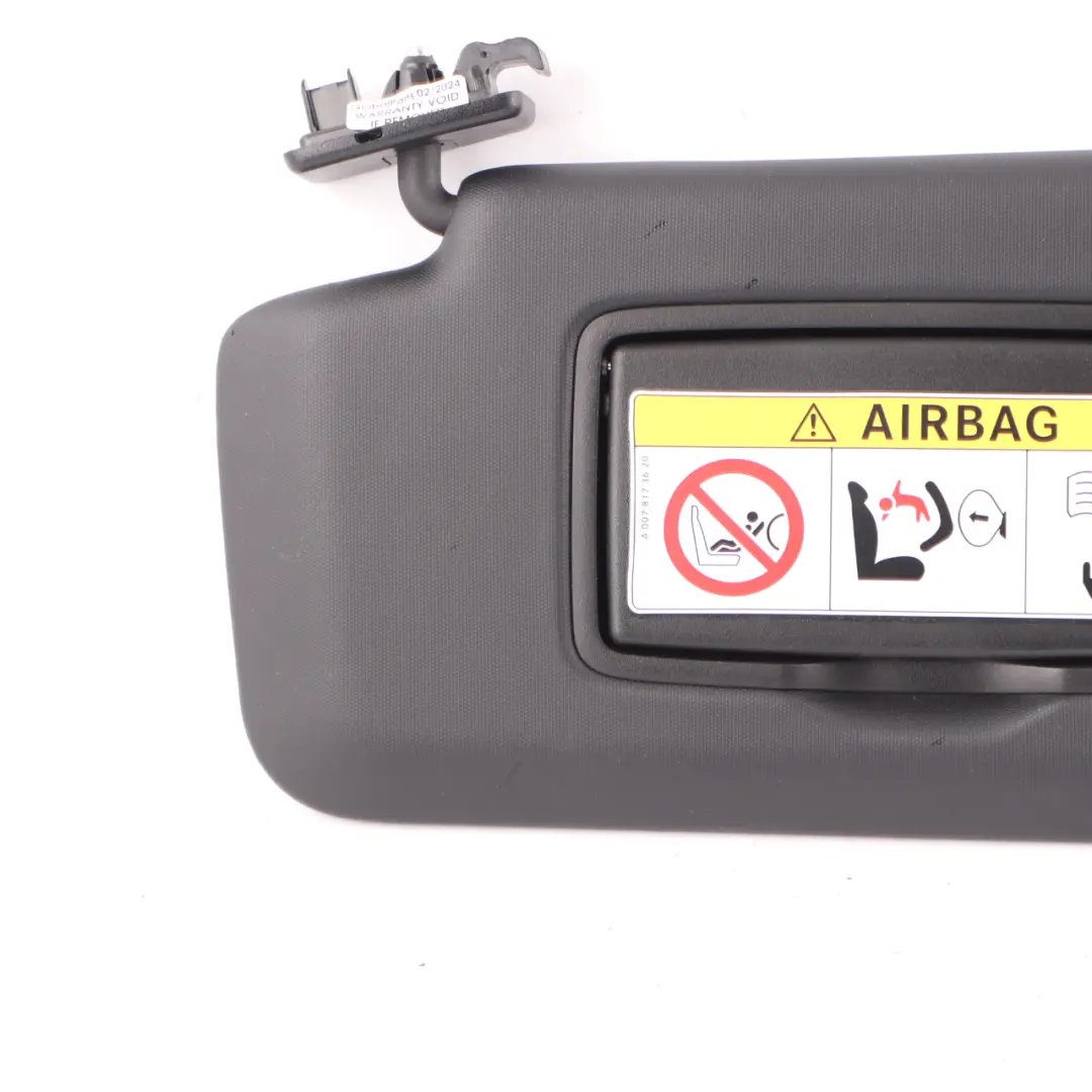 Sonnenblende Spiegel Panel links Abdeckung schwarz für Mercedes W205 mit Teilenummer A2058107304 Mercedes W205 Sonnenblende Spiegel Panel links Abdeckung schwarz - SKU A2058107304 - Teilenummer A2058107304