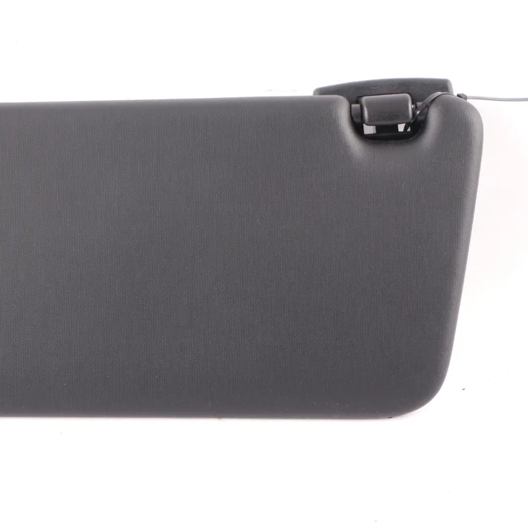 Parasol Espejo Panel Derecho Tapa Negro para Mercedes W205 con número de pieza A2058107404 Mercedes W205 Parasol Espejo Panel Derecho Tapa Negro - SKU A2058107404 - Número de pieza A2058107404