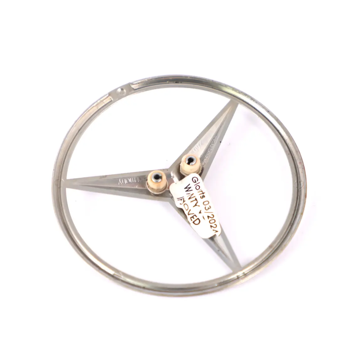 Emblema Estrella Tapa Maletero Trasero Plata para Insignia Mercedes C205 con número de pieza A2058170216 Insignia Mercedes C205 Emblema Estrella Tapa Maletero Trasero Plata - SKU A2058170216 - Número de pieza A2058170216