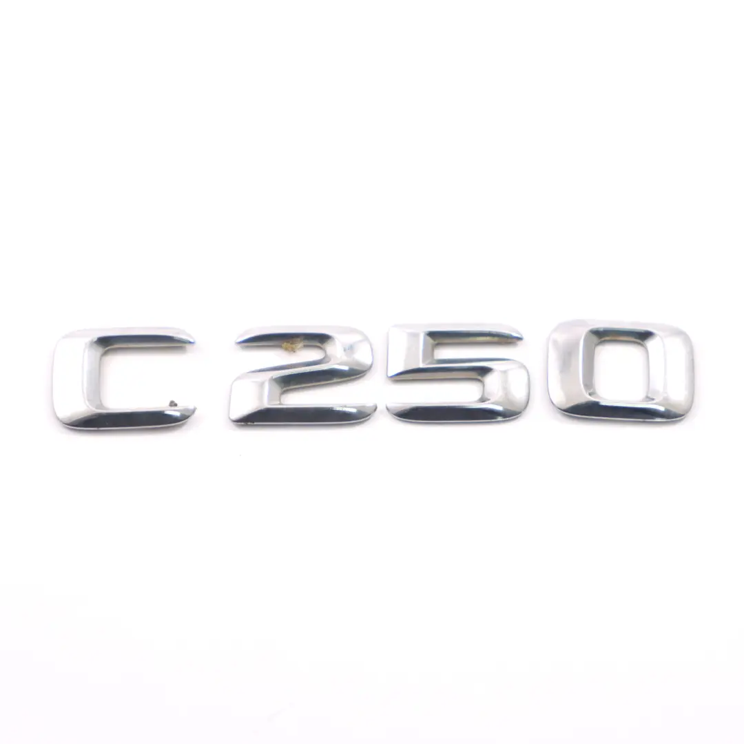 Emblema Mercedes W205 Maletero Tapa Trasera Logo C250 para con número de pieza A2058170915 Emblema Mercedes W205 Maletero Tapa Trasera Logo C250 - SKU A2058170915 - Número de pieza A2058170915