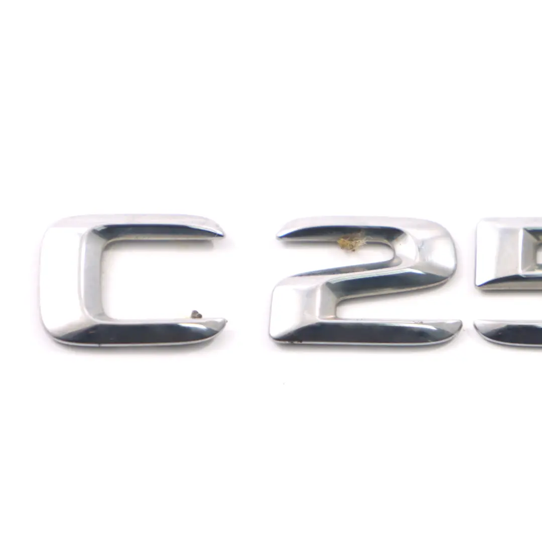 Emblema Mercedes W205 Baule Coperchio posteriore Logo C250 per con numero di parte A2058170915 Emblema Mercedes W205 Baule Coperchio posteriore Logo C250 - SKU A2058170915 - Numero di parte A2058170915