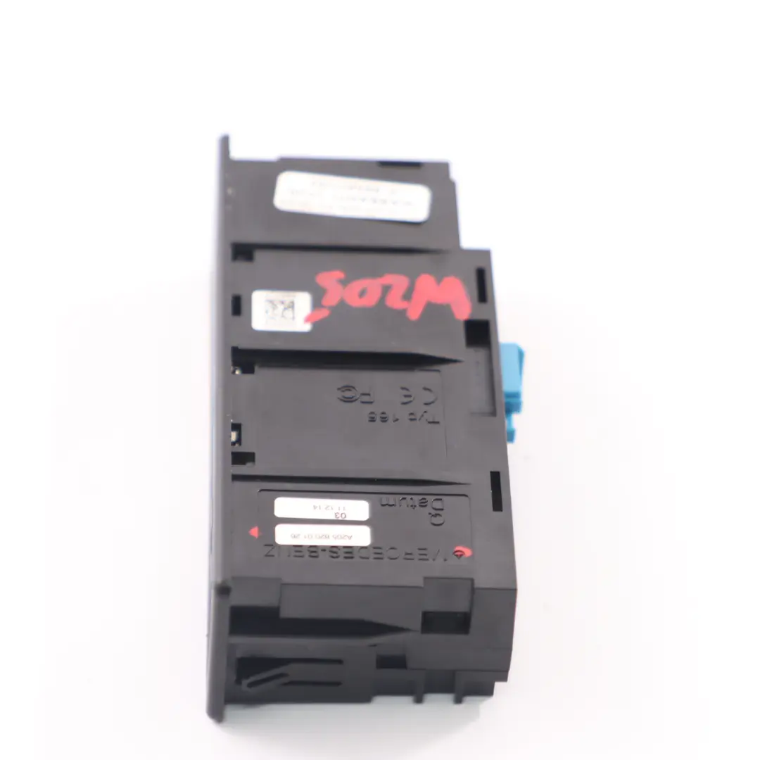 Connection Unit Mercedes W205 Multimedia USB Card Reader Plug  - SKU A2058200126 - Part number A2058200126