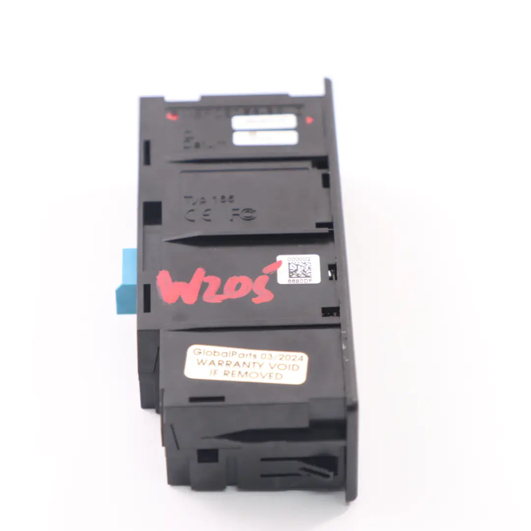 Unidad de Conexión Mercedes W205 Multimedia USB Enchufe del lector de tarjetas para con número de pieza A2058200126 Unidad de Conexión Mercedes W205 Multimedia USB Enchufe del lector de tarjetas - SKU A2058200126 - Número de pieza A2058200126