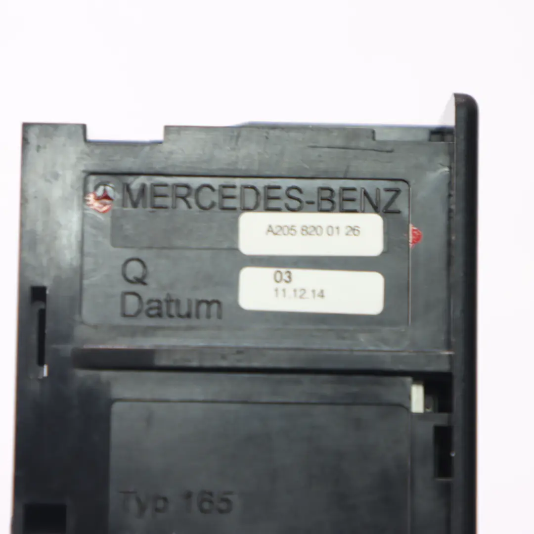 Unidad de Conexión Mercedes W205 Multimedia USB Enchufe del lector de tarjetas para con número de pieza A2058200126 Unidad de Conexión Mercedes W205 Multimedia USB Enchufe del lector de tarjetas - SKU A2058200126 - Número de pieza A2058200126