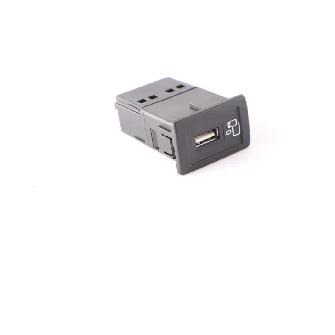 C-Klasse W205 Kombi Usb-Buchse Stecker für Mercedes mit Teilenummer A2058202003 Mercedes C-Klasse W205 Kombi Usb-Buchse Stecker - SKU A2058202003 - Teilenummer A2058202003