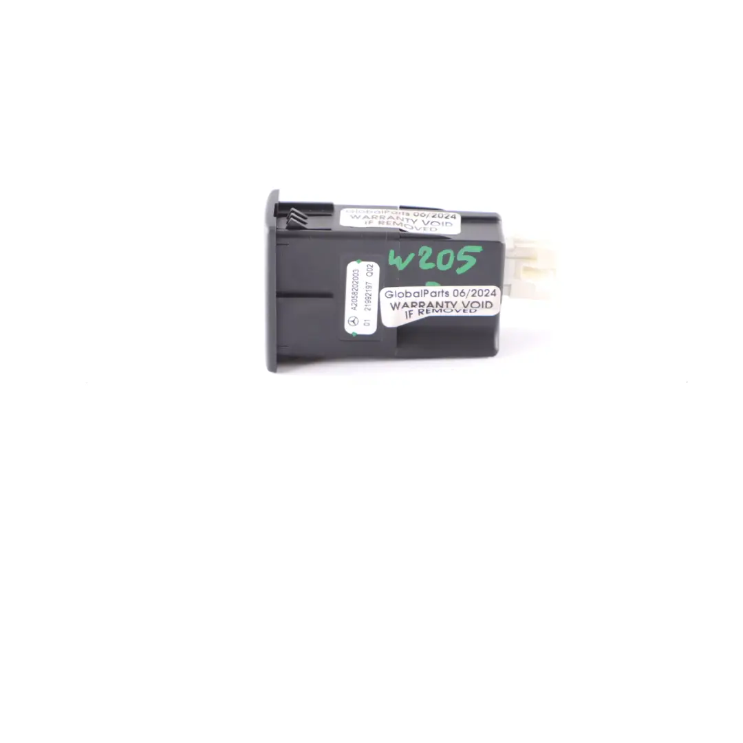 Mercedes C Class W205 Estate Connecteur Usb Socket - SKU A2058202003 - Numéro de pièce A2058202003