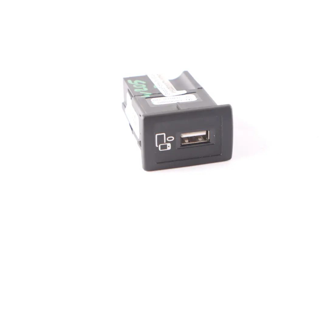 Mercedes C Class W205 Estate Connecteur Usb Socket - SKU A2058202003 - Numéro de pièce A2058202003