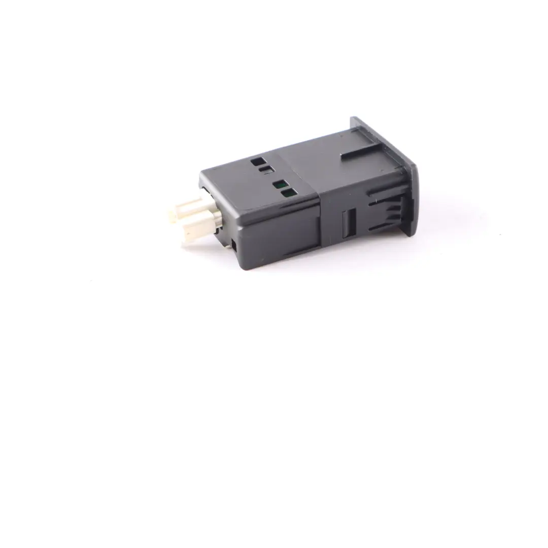 Mercedes C Class W205 Estate Connecteur Usb Socket - SKU A2058202003 - Numéro de pièce A2058202003