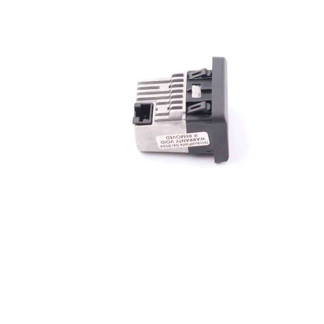 Gniazdo USB Tylnej Konsola Środkowej Złącze do Mercedes W205 o numerze A2058207001 Mercedes W205 Gniazdo USB Tylnej Konsola Środkowej Złącze - SKU A2058207001-1 - Numer Części A2058207001