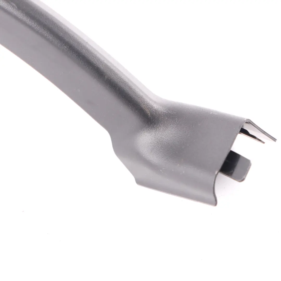 Coperchio cerniera posteriore sinistro Alloggiamento per Mercedes W205 con numero di parte A2058212300 Mercedes W205 Coperchio cerniera posteriore sinistro Alloggiamento - SKU A2058212300 - Numero di parte A2058212300