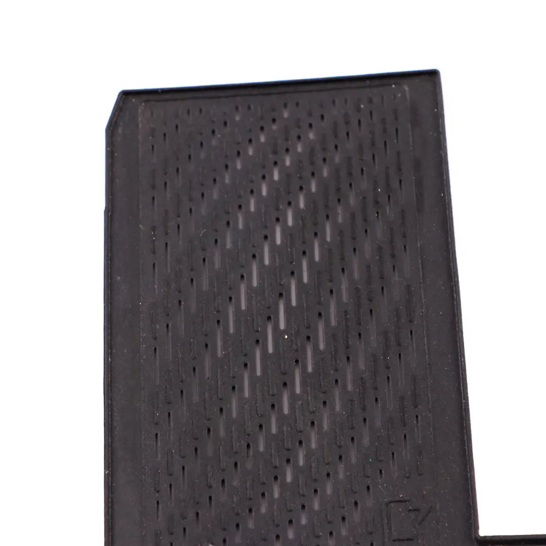 Mercedes W205 Console Telefono ricarica Tappetino Inserto Copertura - SKU A2058230400 - Numero di parte A2058230400