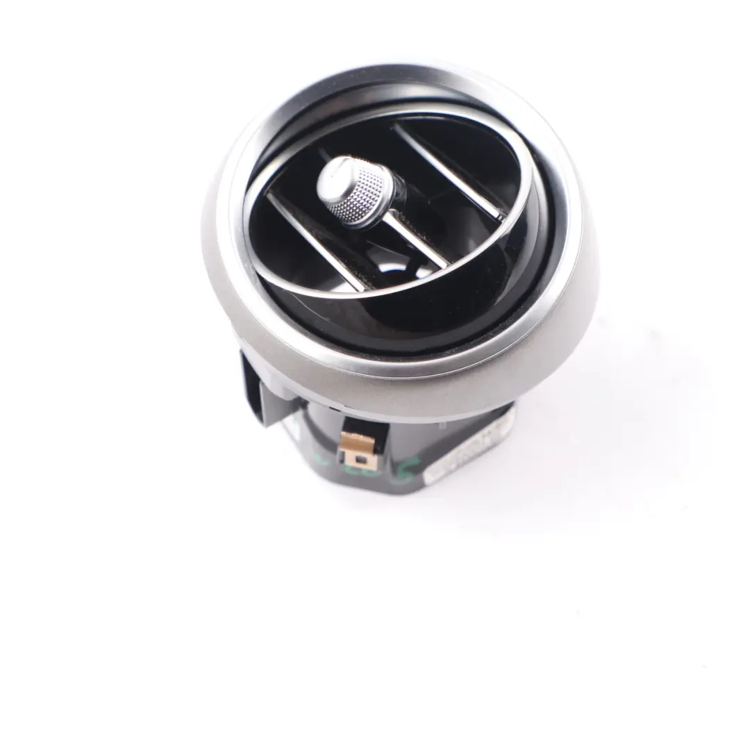 Bocchetta Ventilazione Abitacolo Aria Centrale per Mercedes W205 X253 con numero di parte A2058300301 Mercedes W205 X253 Bocchetta Ventilazione Abitacolo Aria Centrale - SKU A2058300301 - Numero di parte A2058300301
