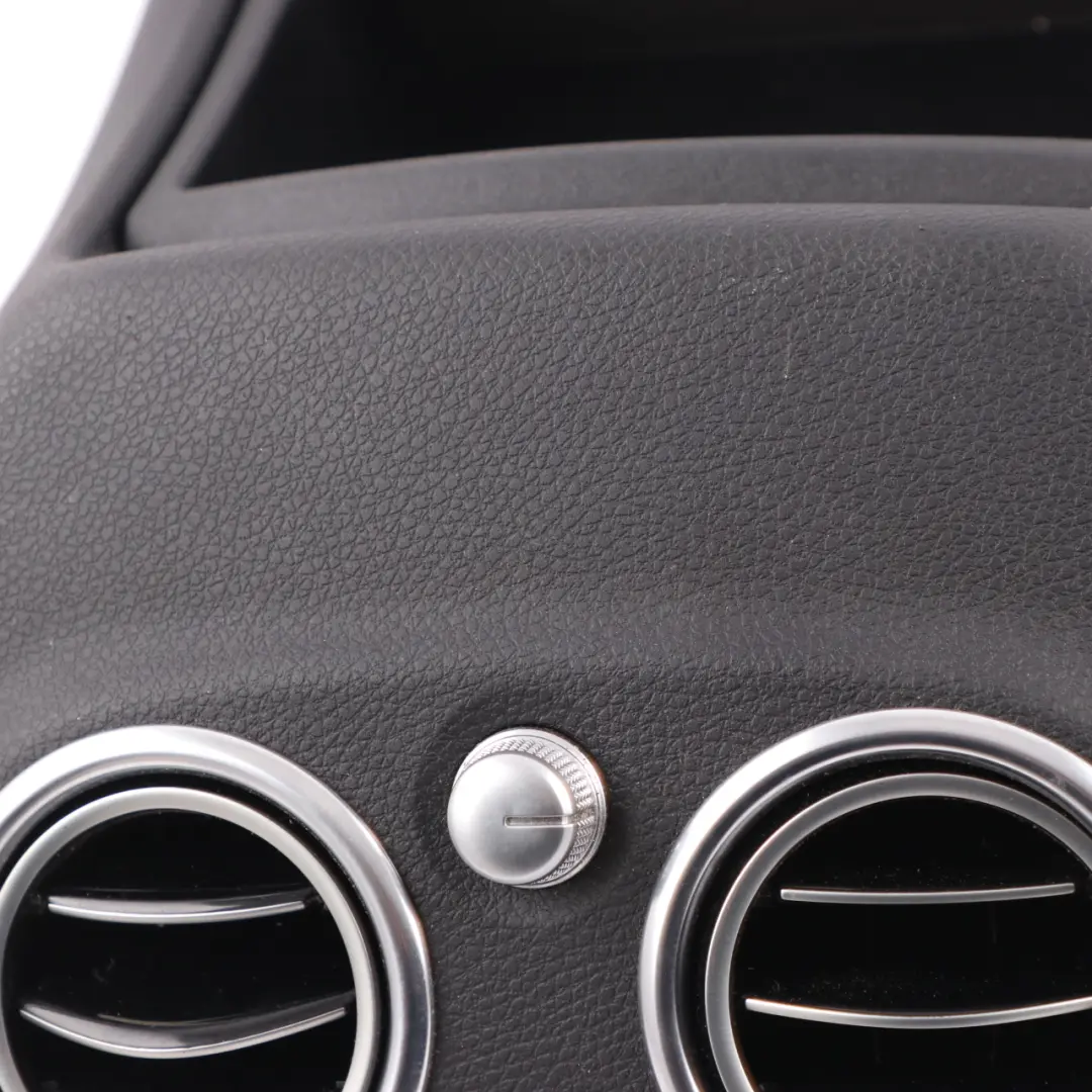 Mercedes W205 Console Centrale rangement pour bouche d'aération arrière Noir - SKU A2058300501-2 - Numéro de pièce A2058300501