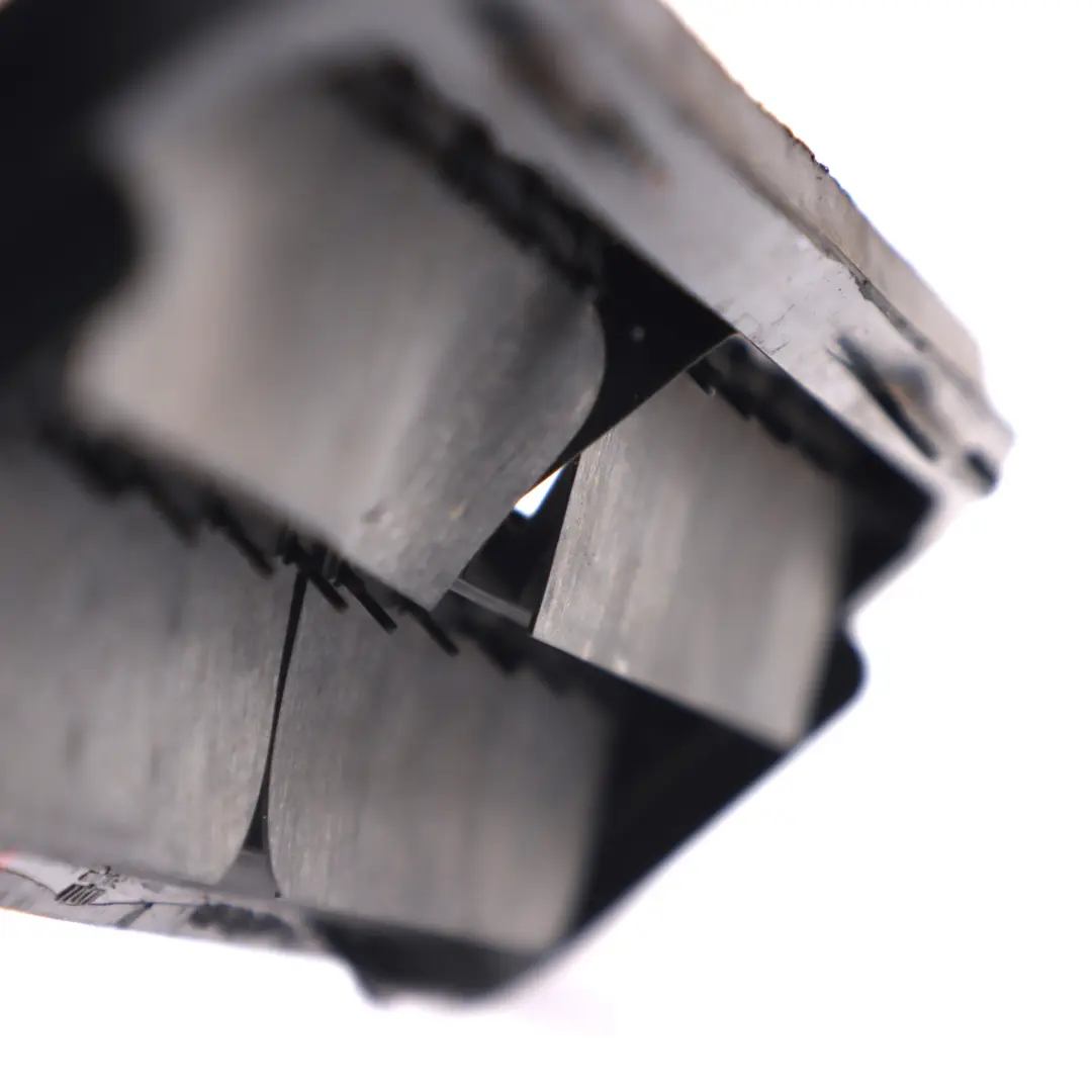 Hintere Stoßstange Belüftungsklappe links rechts für Mercedes W205 mit Teilenummer A2058301201 Mercedes W205 Hintere Stoßstange Belüftungsklappe links rechts - SKU A2058301201-1 - Teilenummer A2058301201