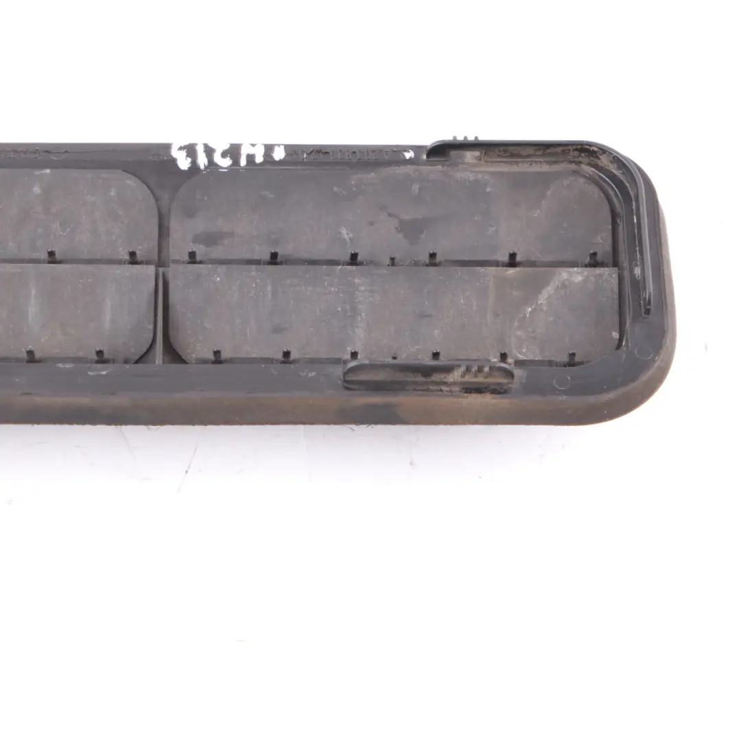 Mercedes W205 Parachoques Ventilación Flap Air Vent Izquierda - SKU A2058301201 - Número de pieza A2058301201