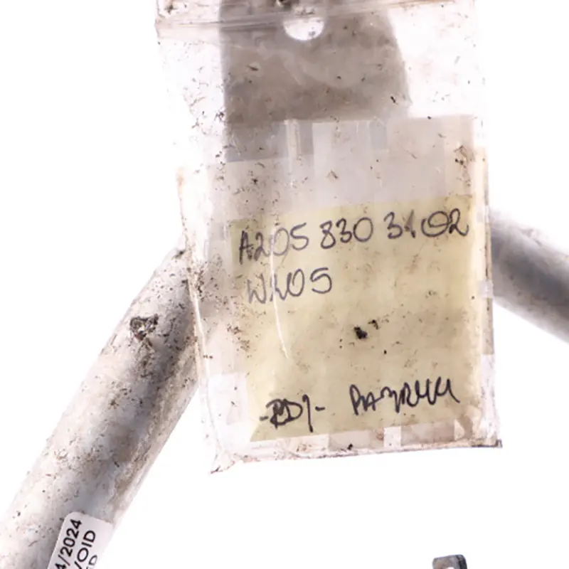 Manguera De Refrigerante De Agua Tubo Bluetec para Mercedes W205 con número de pieza A2058303102 Mercedes W205 Manguera De Refrigerante De Agua Tubo Bluetec - SKU A2058303102 - Número de pieza A2058303102