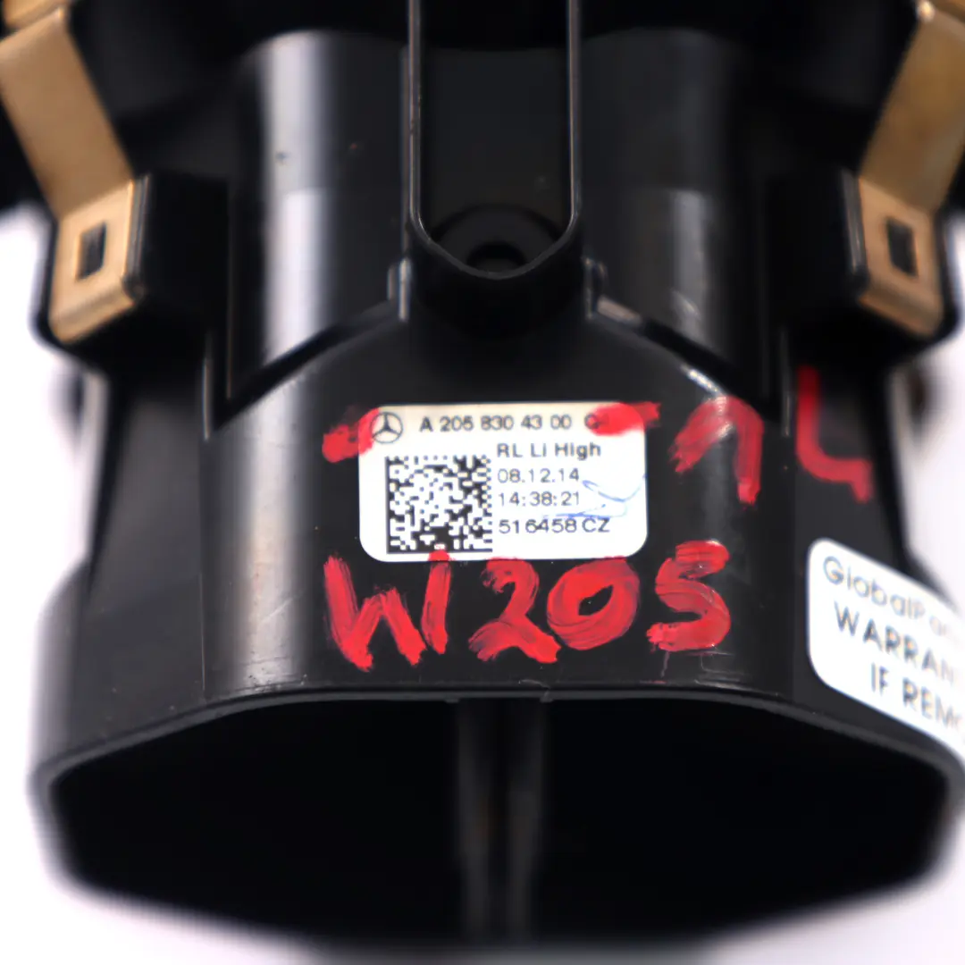 Évent air Conduit air ventilation cabine gauche pour Mercedes W205 X253 à propos du numéro de pièce A2058304300 Mercedes W205 X253 Évent air Conduit air ventilation cabine gauche - SKU A2058304300-1 - Numéro de pièce A2058304300