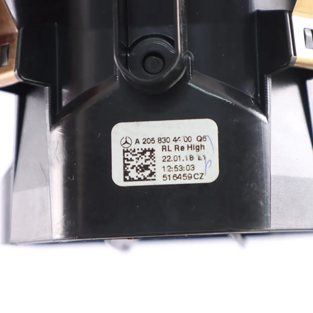 Bocchetta d'aria Mercedes W205 X253 Ugello condotto cruscotto destro per con numero di parte A2058304400 Bocchetta d'aria Mercedes W205 X253 Ugello condotto cruscotto destro - SKU A2058304400-2 - Numero di parte A2058304400