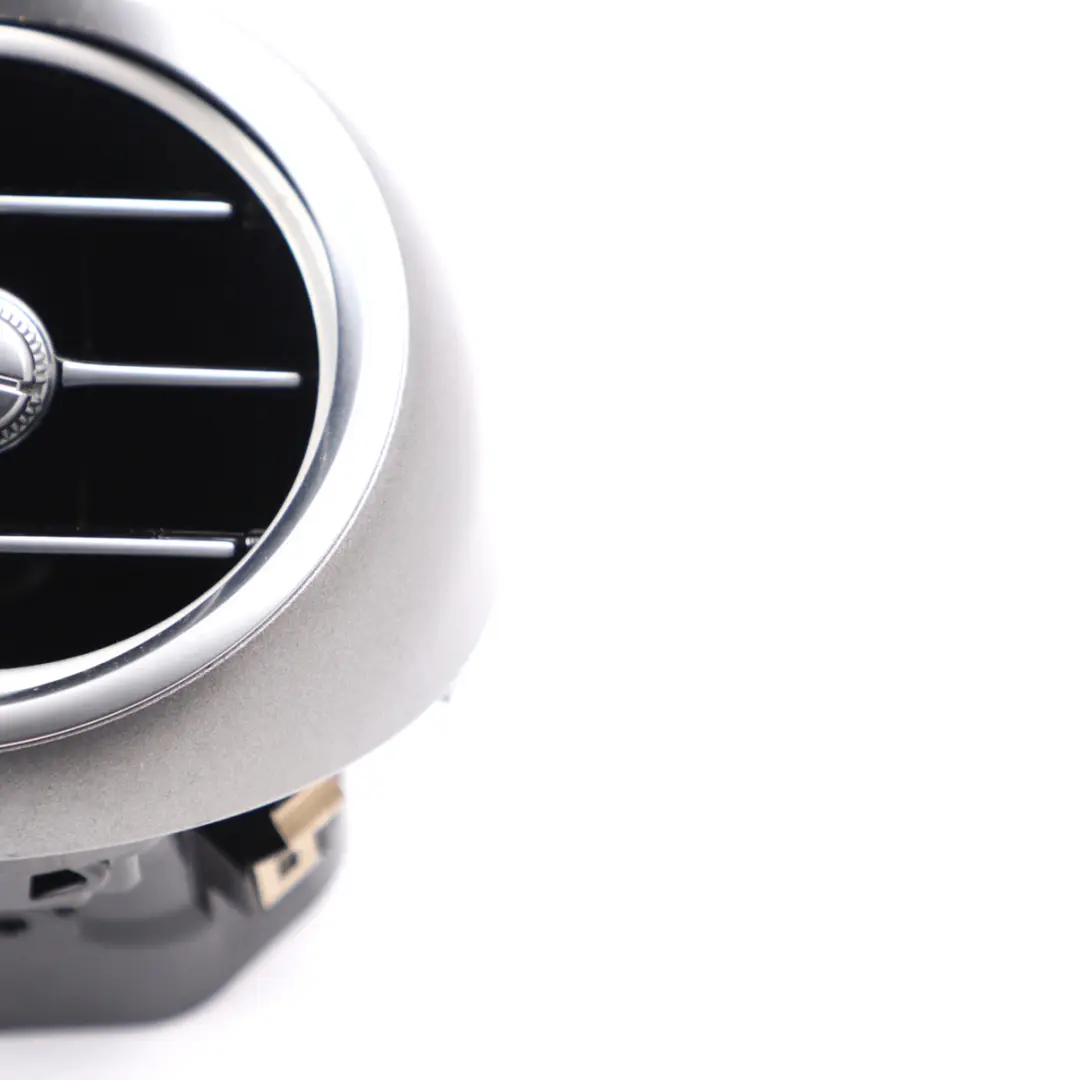 Kratka Nawiewu Prawa do Mercedes W205 X253 o numerze A2058304400 Mercedes W205 X253 Kratka Nawiewu Prawa - SKU A2058304400 - Numer Części A2058304400