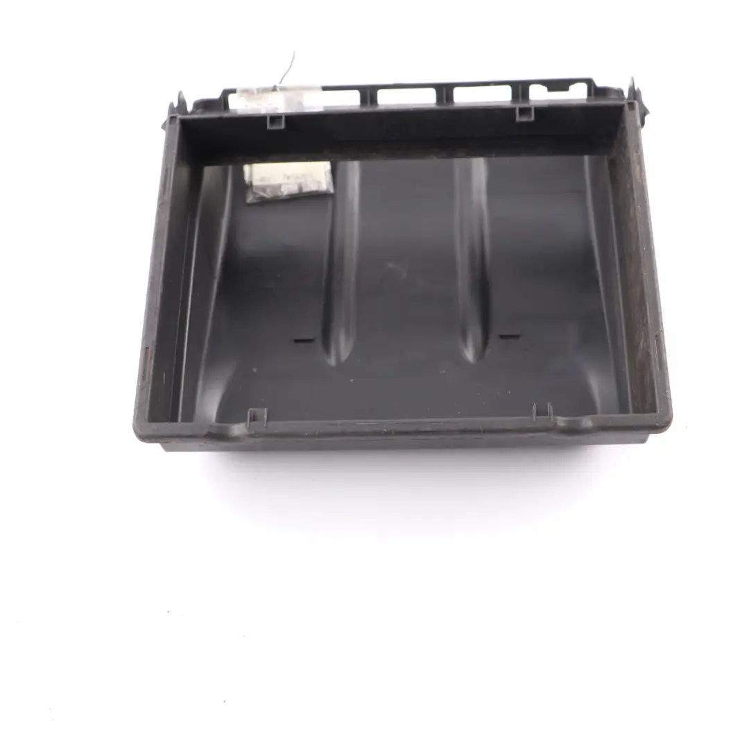 Alloggiamento del filtro dell'aria Mercedes W205 per con numero di parte A2058308802 Alloggiamento del filtro dell'aria Mercedes W205 - SKU A2058308802 - Numero di parte A2058308802