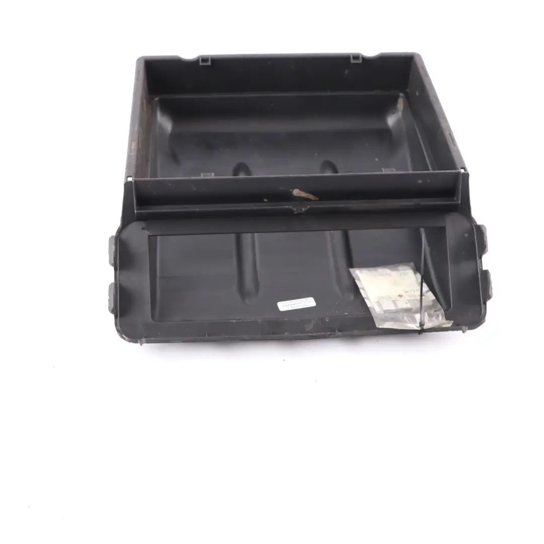 Alloggiamento del filtro dell'aria Mercedes W205 per con numero di parte A2058308802 Alloggiamento del filtro dell'aria Mercedes W205 - SKU A2058308802 - Numero di parte A2058308802