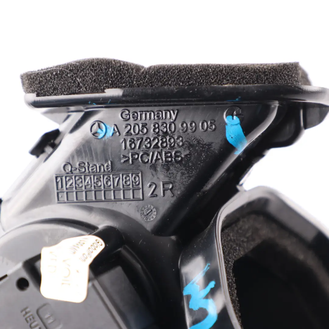 bocchetta anteriore cruscotto flusso d'aria condotto per Mercedes W205 con numero di parte A2058309905 Mercedes W205 bocchetta anteriore cruscotto flusso d'aria condotto - SKU A2058309905 - Numero di parte A2058309905