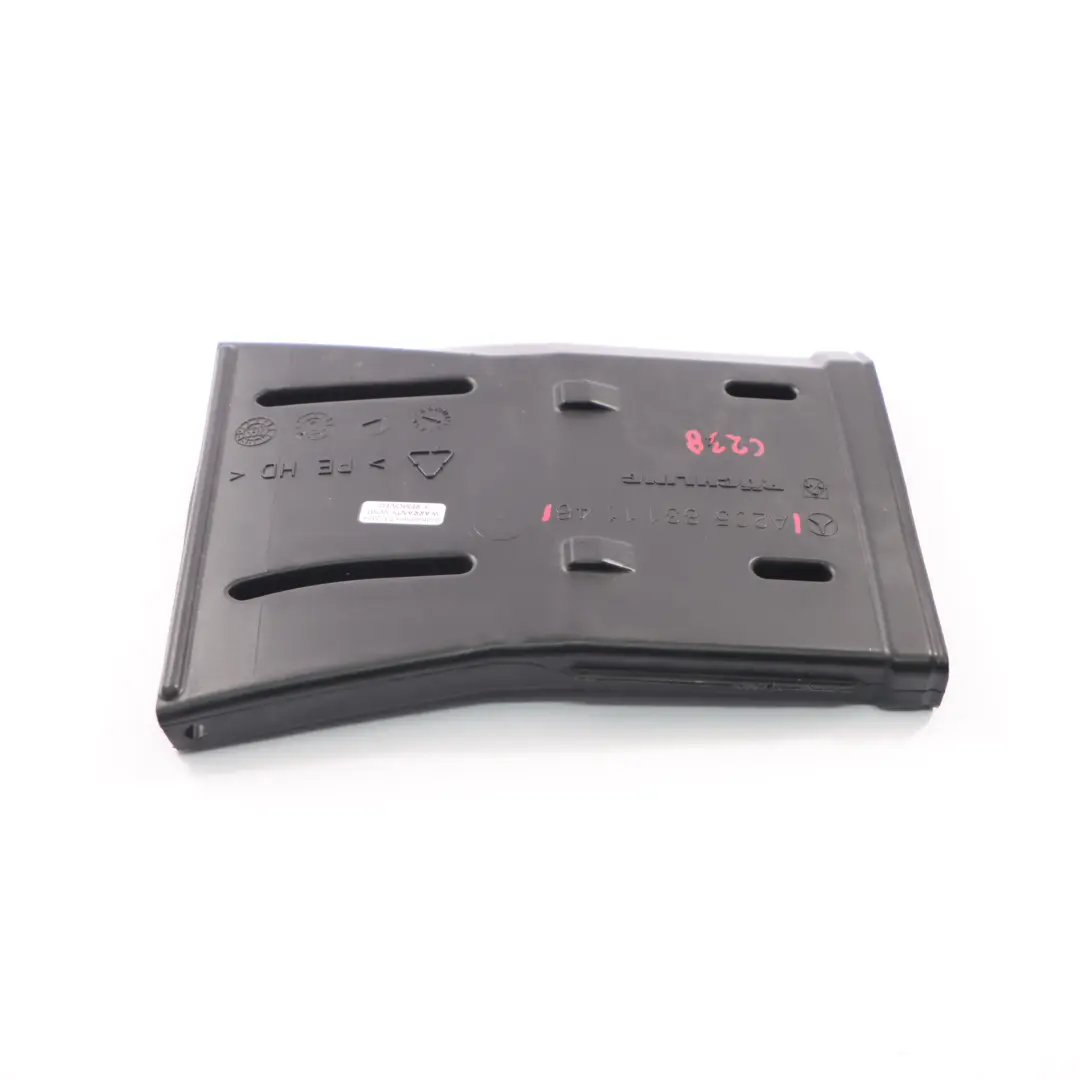 Kanał Wentylacyjny Kabiny Lewy Prawy do Mercedes C238 o numerze A2058311146 Mercedes C238 Kanał Wentylacyjny Kabiny Lewy Prawy - SKU A2058311146 - Numer Części A2058311146