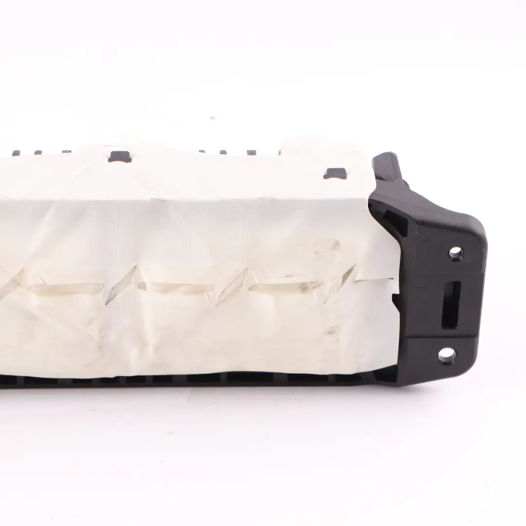 Poduszka Powietrzna Airbag Pasażera do Mercedes W205 o numerze A2058600002 Mercedes W205 Poduszka Powietrzna Airbag Pasażera - SKU A2058600002 - Numer Części A2058600002