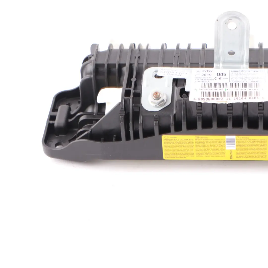 Tableau de bord du module Air Passenger Side Dash SRS pour Mercedes W205 à propos du numéro de pièce A2058600002 Mercedes W205 Tableau de bord du module Air Passenger Side Dash SRS - SKU A2058600002 - Numéro de pièce A2058600002