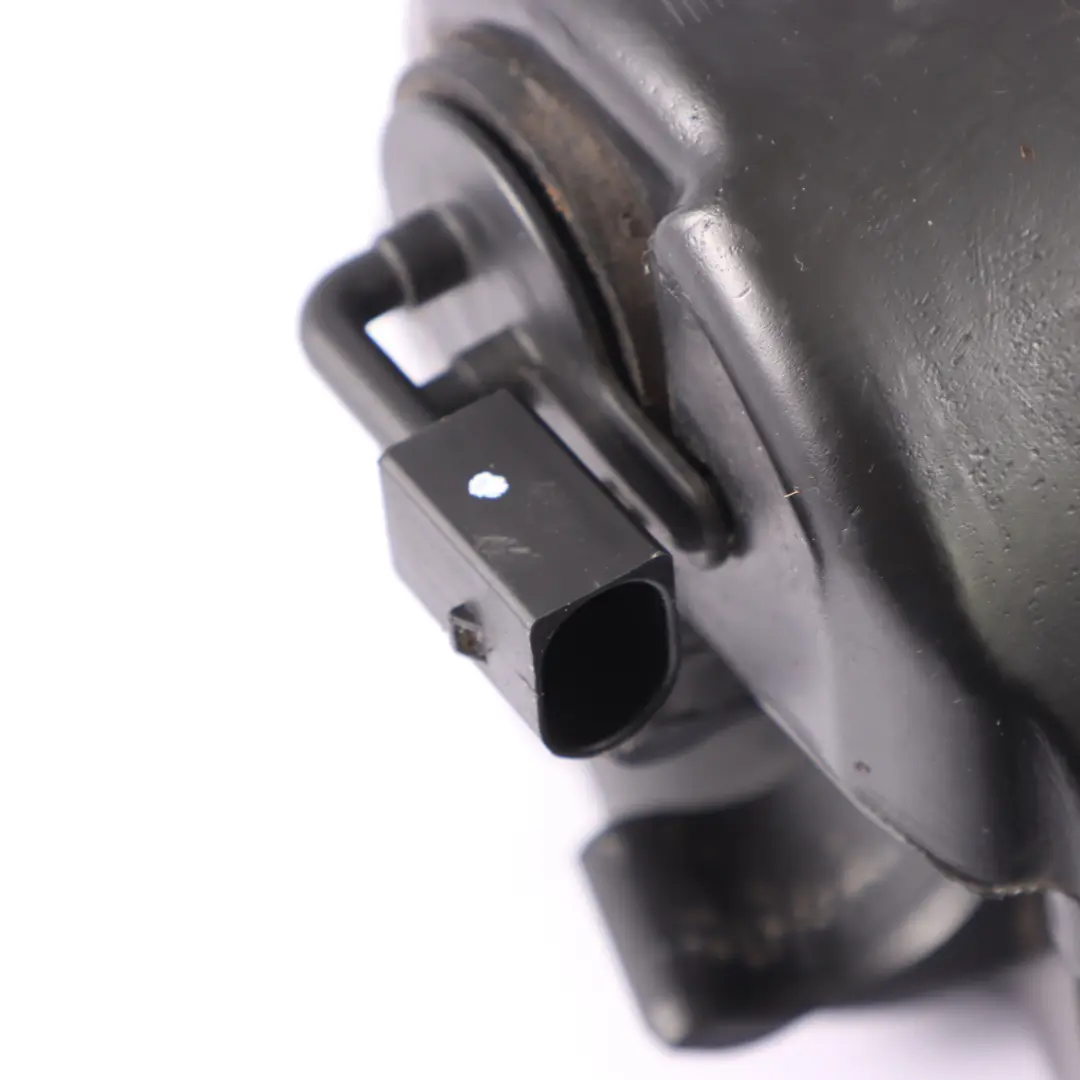 à liquide lave-glace Réservoir pour Mercedes W205 à propos du numéro de pièce A2058600160 Mercedes W205 à liquide lave-glace Réservoir - SKU A2058600160 - Numéro de pièce A2058600160