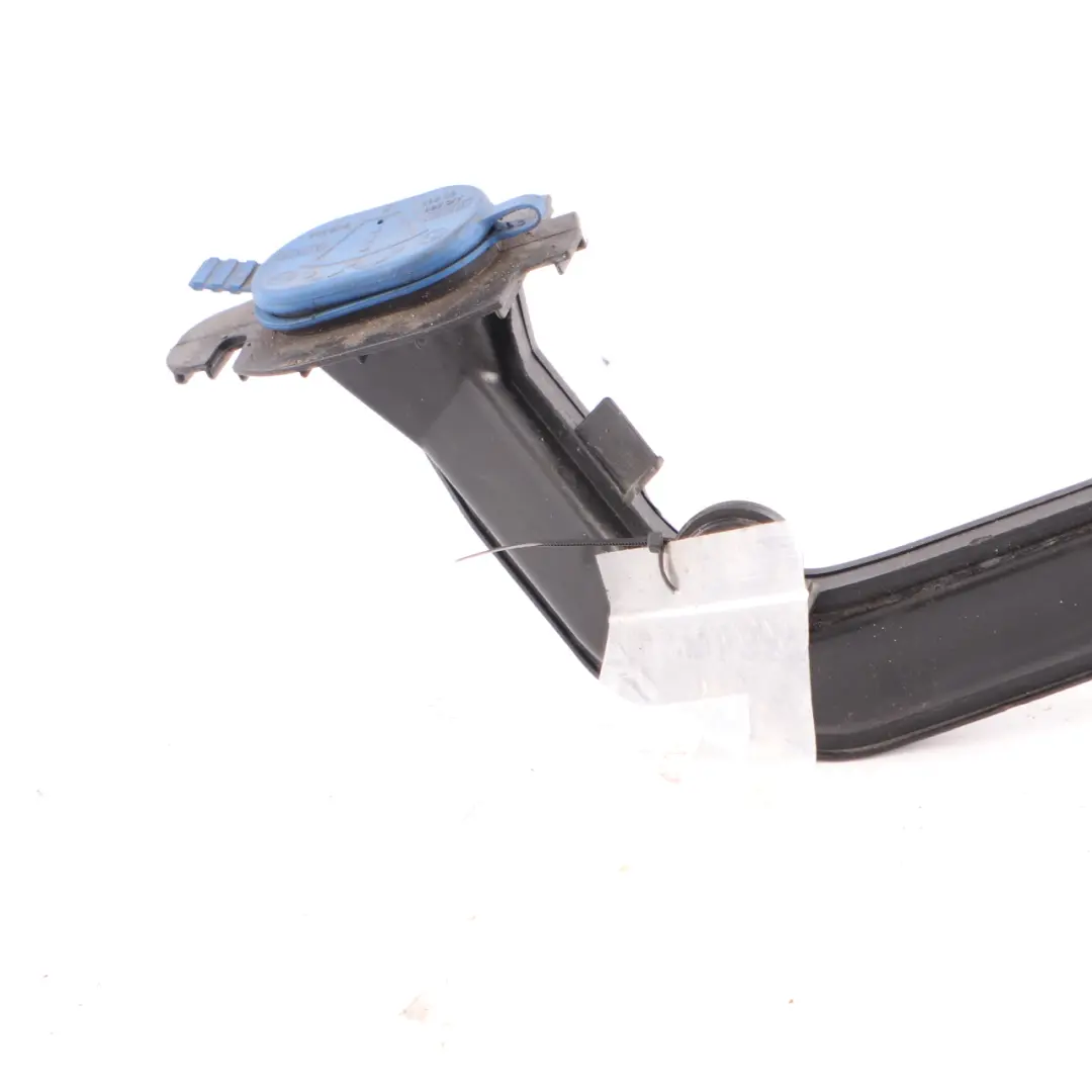 Tappo Tubo Bocchettone Riempimento Lavavetri per Mercedes W205 con numero di parte A2058600164 Mercedes W205 Tappo Tubo Bocchettone Riempimento Lavavetri - SKU A2058600164 - Numero di parte A2058600164