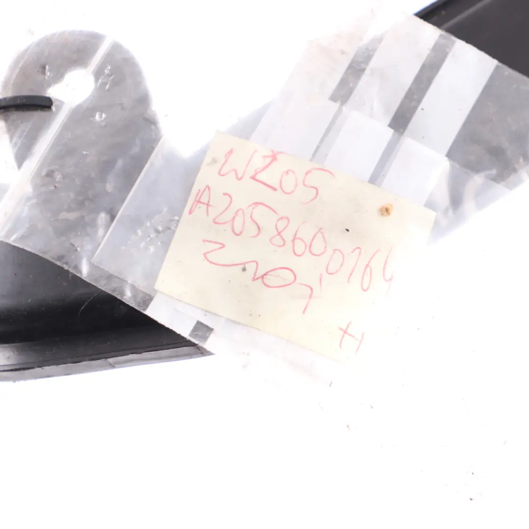 Tappo Tubo Bocchettone Riempimento Lavavetri per Mercedes W205 con numero di parte A2058600164 Mercedes W205 Tappo Tubo Bocchettone Riempimento Lavavetri - SKU A2058600164 - Numero di parte A2058600164