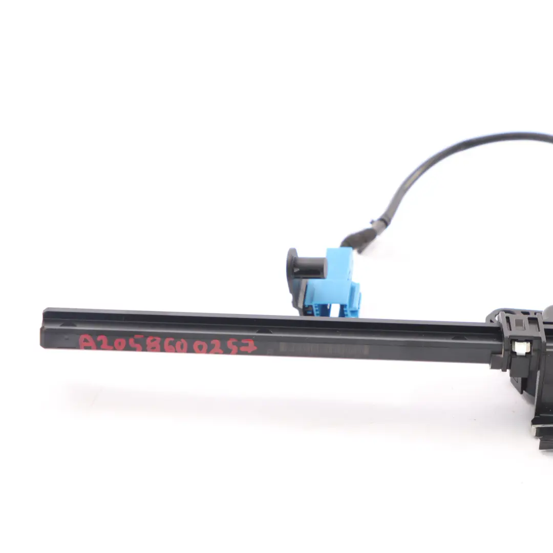  Guida cinture di sicurezza Mercedes C238 Destra Guida alimentatore 2058600257 - SKU A2058600257 - Numero di parte A2058600257