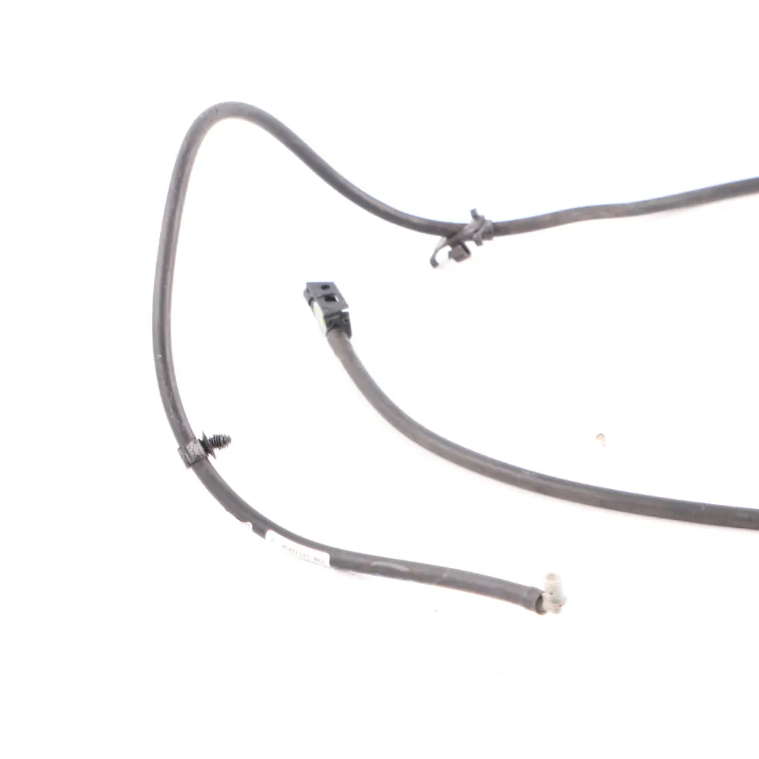 Tubo flessibile lavacristalli Mercedes W205 Linea Tubo flessibile per con numero di parte A2058600292 Tubo flessibile lavacristalli Mercedes W205 Linea Tubo flessibile - SKU A2058600292 - Numero di parte A2058600292