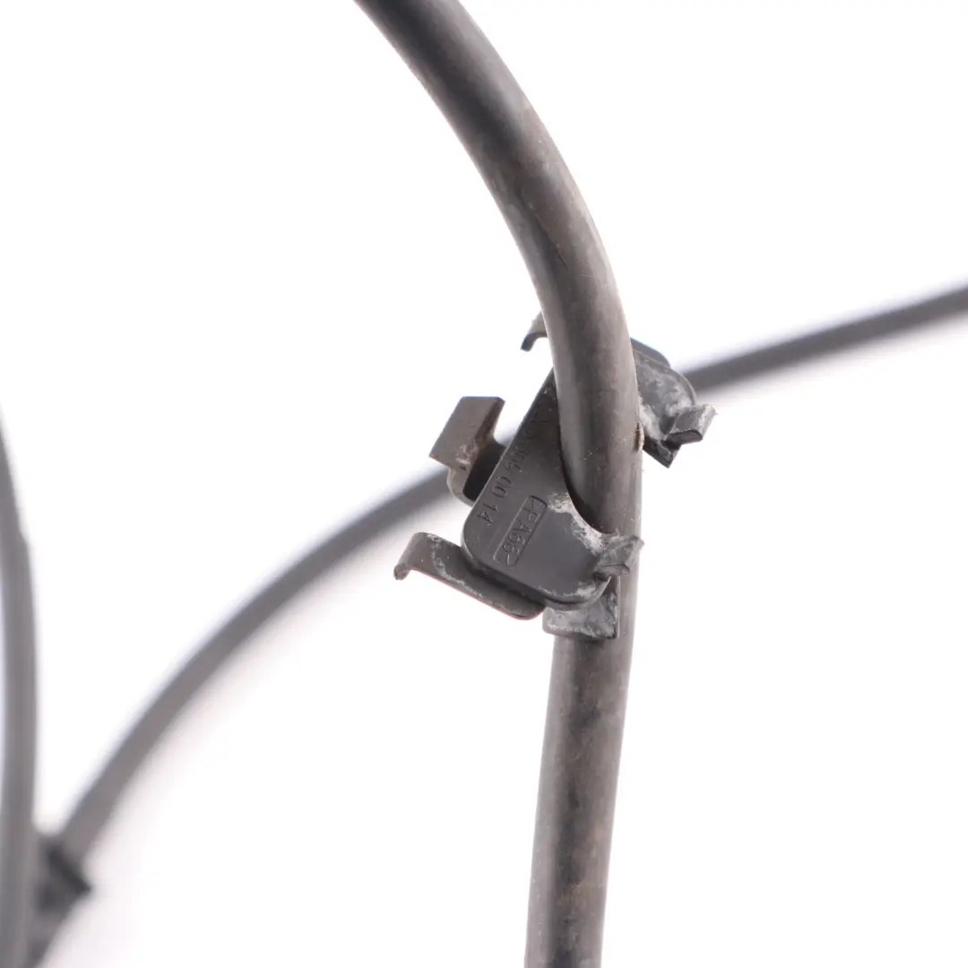 Wąż Spryskiwaczy Dysze Przedniej Szyby do Mercedes W205 o numerze A2058600292 Mercedes W205 Wąż Spryskiwaczy Dysze Przedniej Szyby - SKU A2058600292 - Numer Części A2058600292