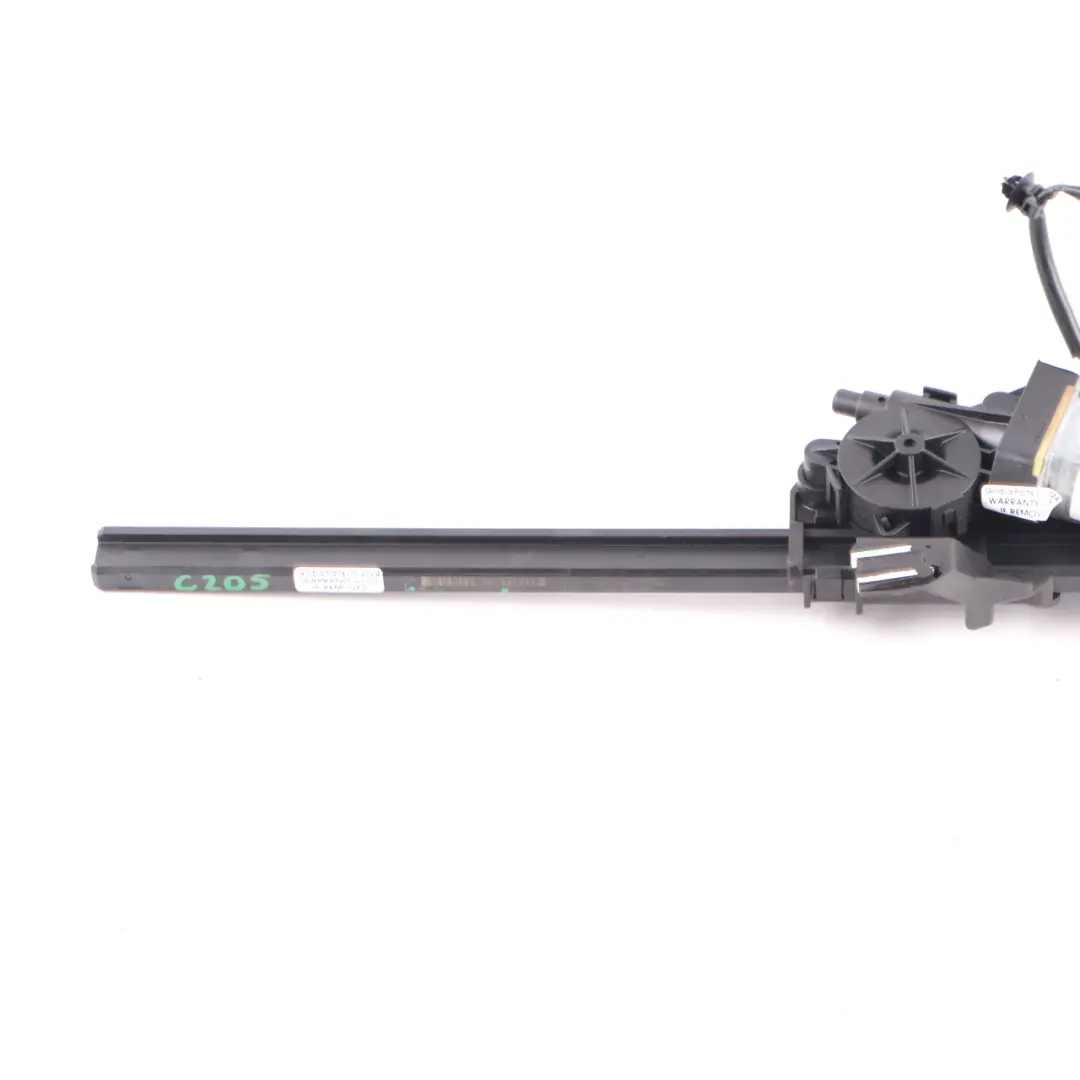 Alimentatore cinture sicurezza anteriore sinistro per Mercedes C205 con numero di parte A2058600357 Mercedes C205 Alimentatore cinture sicurezza anteriore sinistro - SKU A2058600357 - Numero di parte A2058600357