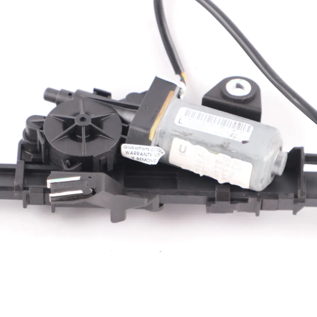 Mercedes C205 Alimentatore cinture sicurezza anteriore sinistro - SKU A2058600357 - Numero di parte A2058600357