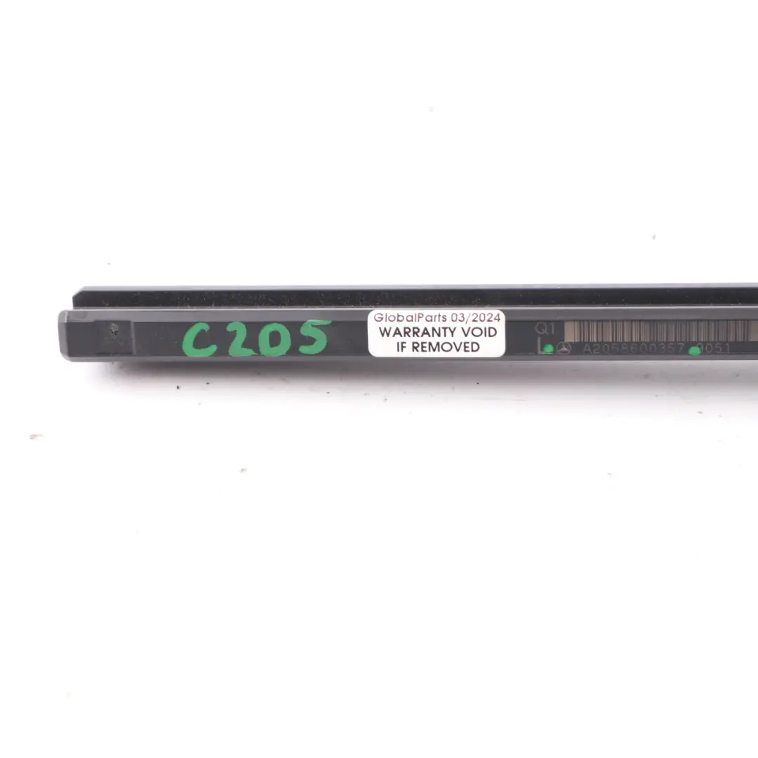 Mercedes C205 Ceinture sécurité avant gauche Moteur bras transfert - SKU A2058600357 - Numéro de pièce A2058600357