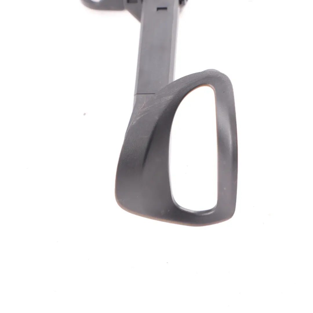 Alimentatore cinture sicurezza anteriore sinistro per Mercedes C205 con numero di parte A2058600357 Mercedes C205 Alimentatore cinture sicurezza anteriore sinistro - SKU A2058600357 - Numero di parte A2058600357