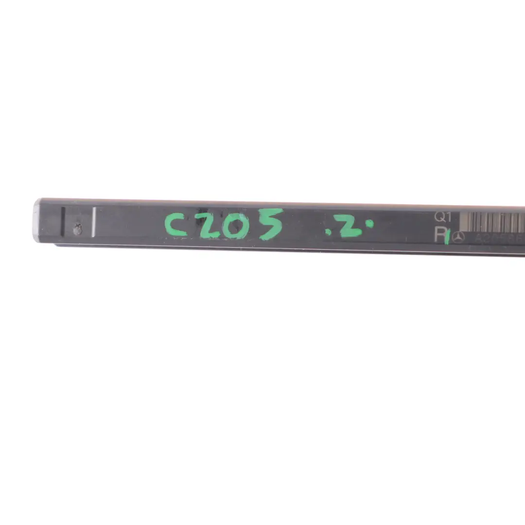 Mercedes C205 Braccio Riavvolgitore Sicurezza Destra Alimentatore - SKU A2058600457 - Numero di parte A2058600457