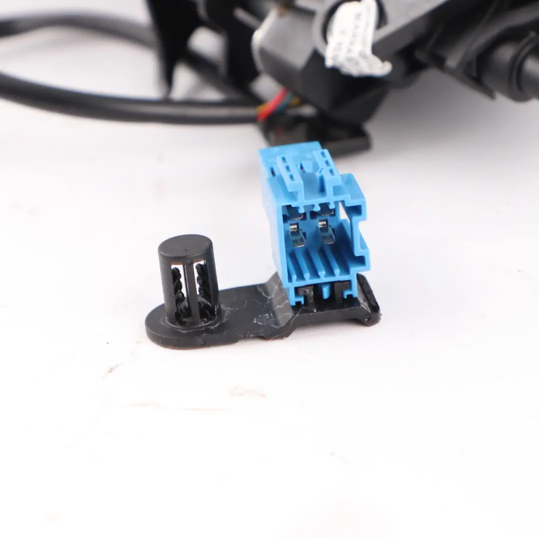 Mercedes C205 Sicher Heitsgurt Übergabe Armretraktor Rechts Feeder - SKU A2058600457 - Teilenummer A2058600457