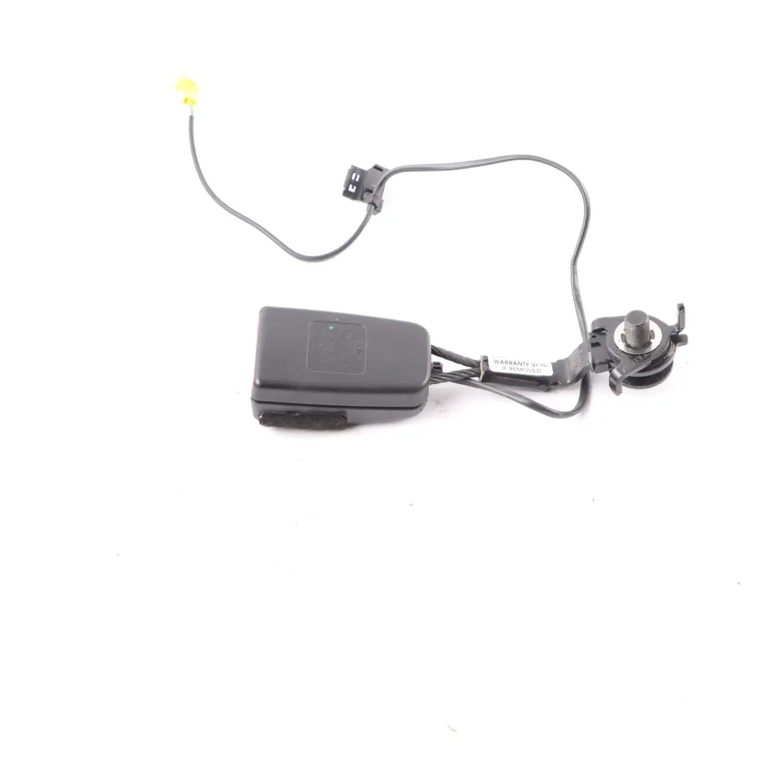 Fibbia cintura sicurezza anteriore passeggero per Mercedes W205 C205 con numero di parte A2058601369 Mercedes W205 C205 Fibbia cintura sicurezza anteriore passeggero - SKU A2058601369 - Numero di parte A2058601369