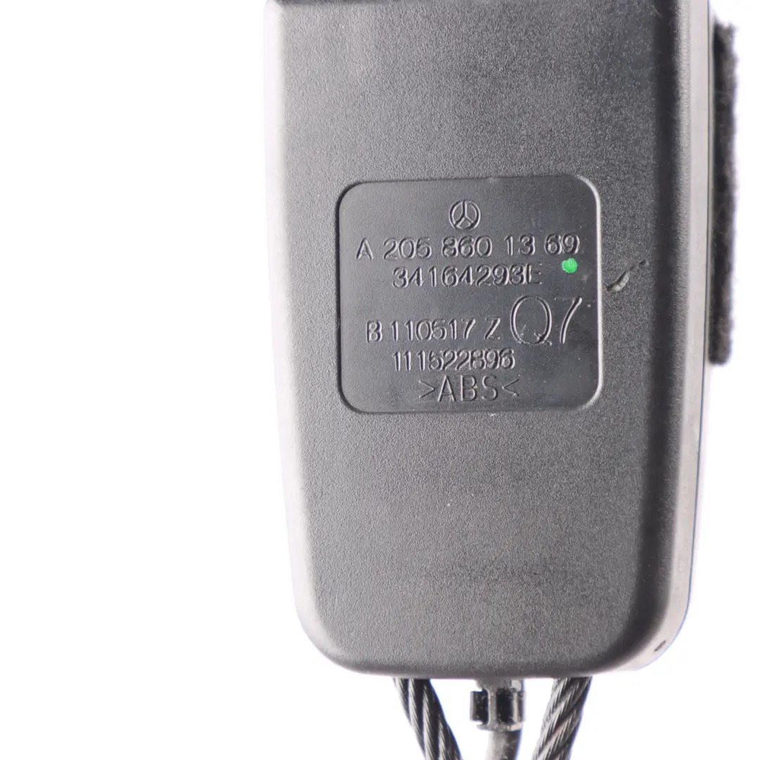 Mercedes W205 C205 Coupe Boucle de ceinture avant côté passager - SKU A2058601369 - Numéro de pièce A2058601369