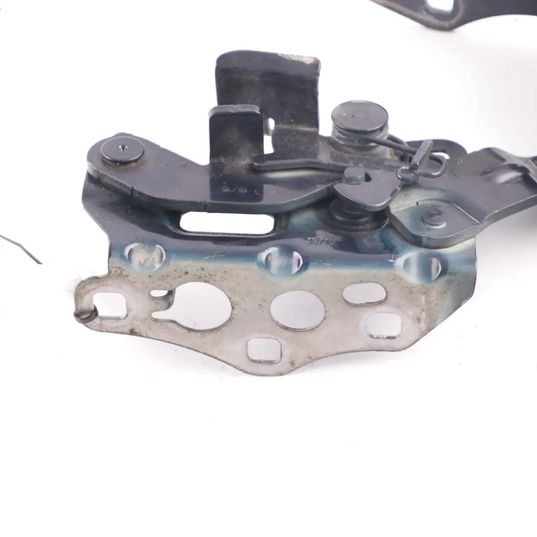 Cerniera Cofano Motore Destra Cavansite Blu - 890 per Mercedes W205 con numero di parte A2058800928 Mercedes W205 Cerniera Cofano Motore Destra Cavansite Blu - 890 - SKU A2058800928-CVB - Numero di parte A2058800928