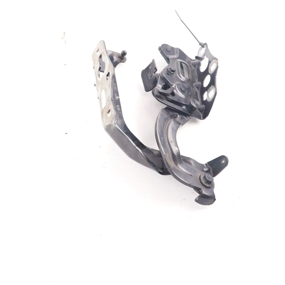 Capó Bisagra Derecha Cavansite Azul - 890 para Mercedes W205 Motor con número de pieza A2058800928 Mercedes W205 Motor Capó Bisagra Derecha Cavansite Azul - 890 - SKU A2058800928-CVB - Número de pieza A2058800928