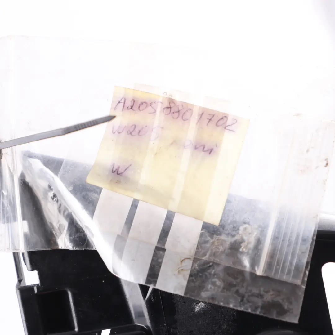 Supporto paraurti Mercedes W205 Staffa laterale posteriore sinistra Guida per con numero di parte A2058801702 Supporto paraurti Mercedes W205 Staffa laterale posteriore sinistra Guida - SKU A2058801702 - Numero di parte A2058801702