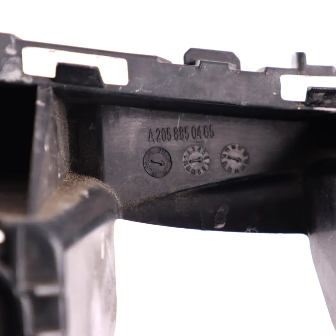 Support montage pare chocs arrière guidage Droit pour Mercedes W205 à propos du numéro de pièce A2058850465 Mercedes W205 Support montage pare chocs arrière guidage Droit - SKU A2058850465 - Numéro de pièce A2058850465