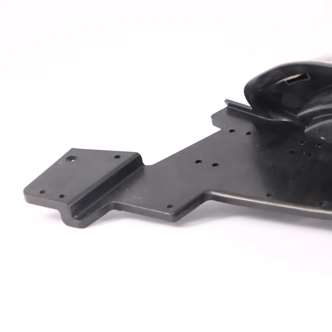 Mercedes C205 A205 AMG Pare-chocs arrière Cache d'échappement droit - SKU A2058851056 - Numéro de pièce A2058851056