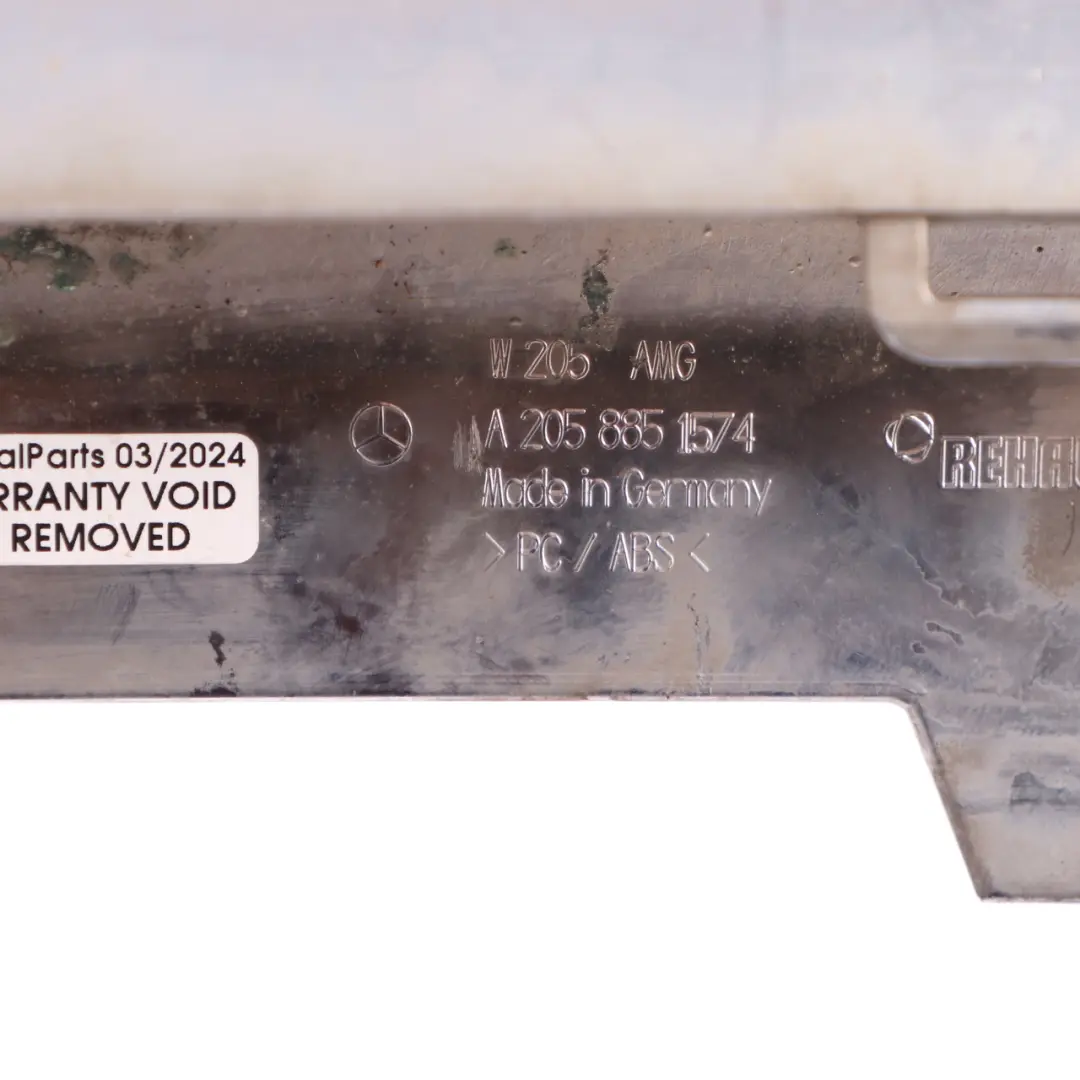 Listwa Dokładka Zderzaka Przednia Przód Chrom do Mercedes W205 AMG o numerze A2058851574 Mercedes W205 AMG Listwa Dokładka Zderzaka Przednia Przód Chrom - SKU A2058851574 - Numer Części A2058851574